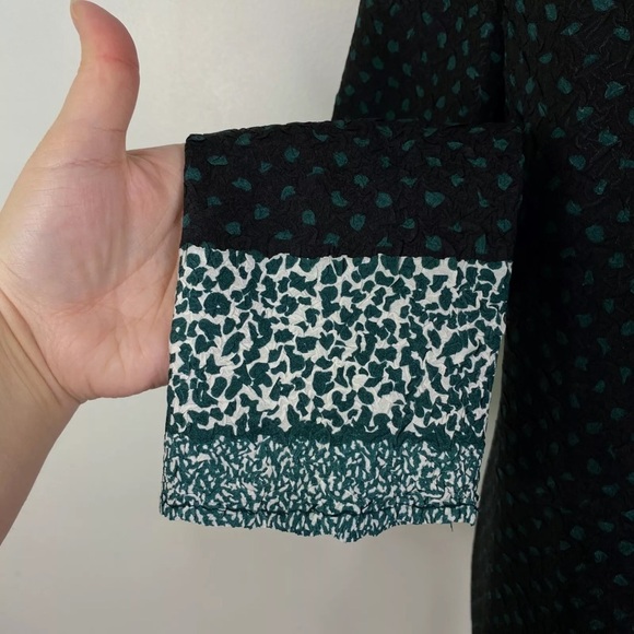 Chicos Travelers Crinkle Shirt Open Front Black Green Sz. 0 (Small) - Picture 6 of 11